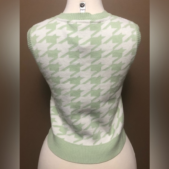Twik Mint Green & White Design Knit V-Neck Vest - Picture 2 of 6